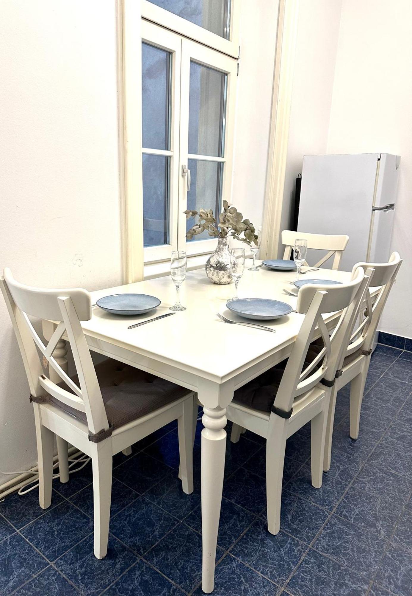 City Center Apartment Вена Экстерьер фото