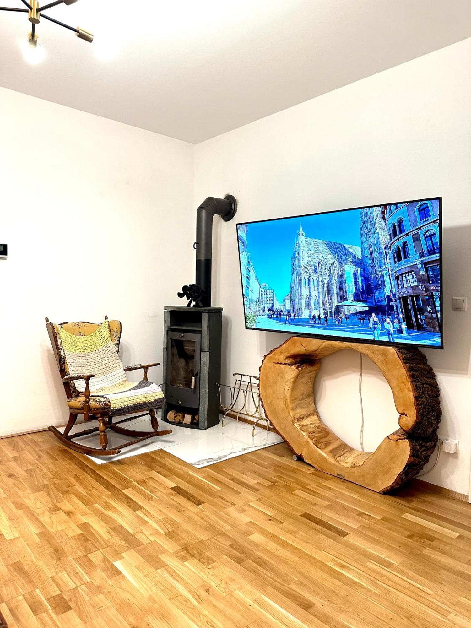 City Center Apartment Вена Экстерьер фото